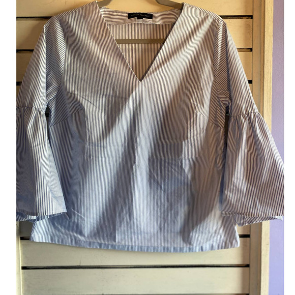 Banana Republic women’s blouse size Small v neck bell sleeves pinstripe light wt - Picture 1 of 6